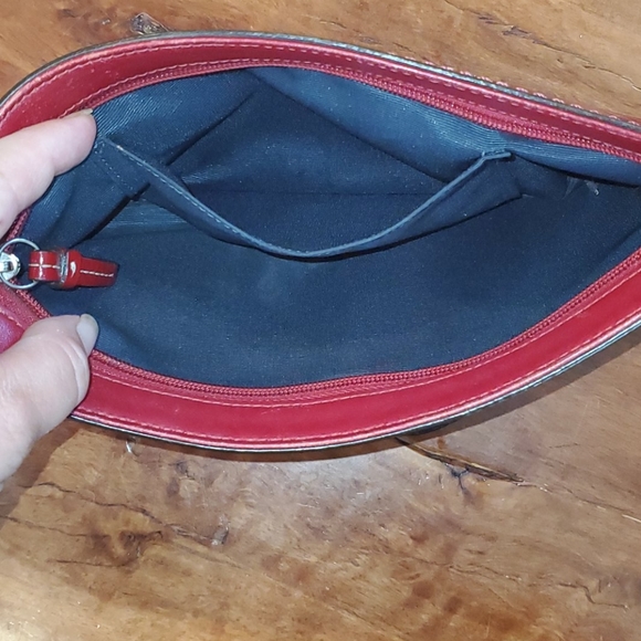 Coach Clutch - Picture 2 of 2